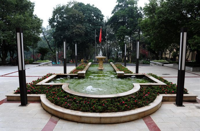 001lM8BSgy6EotvSG8n4f&690 (1).jpg